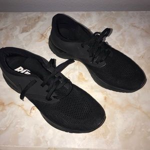 Nike Women’s Revolution 5 Running Shoes